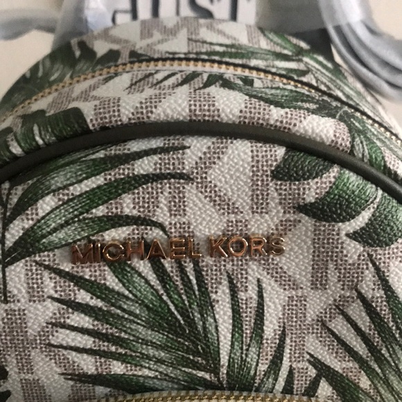 ❌SOLD❌ PALM PRINT PVC ABBEY MEDIUM BACKPACK - Picture 4 of 8